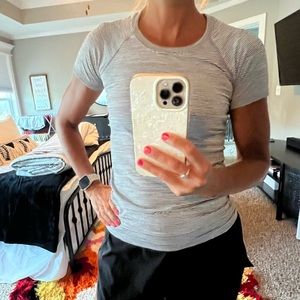 Lululemon swiftly tech short sleeve top